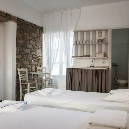 Tsoukalia Beach فندق Isterni (Paros)