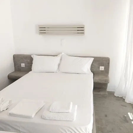 Tsoukalia Beach Isterni (Paros)