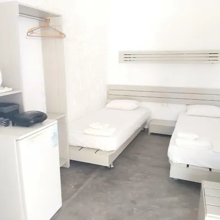 Tsoukalia Beach فندق Isterni (Paros)
